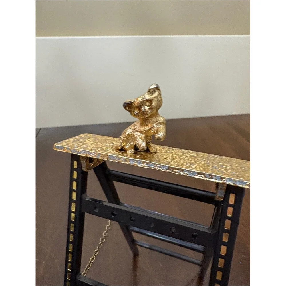Kitty Cat on Mini Ladder Earring Holder Display